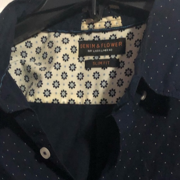 Men’s Denim and Flower Long Sleeved Shirt w tiny White Pokadot!! - Picture 2 of 7